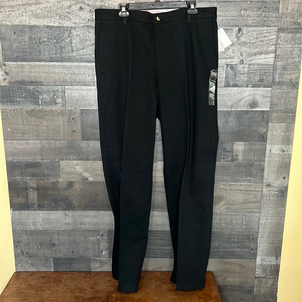 New Black Van Heusen 36/34 Classic Fit Pants